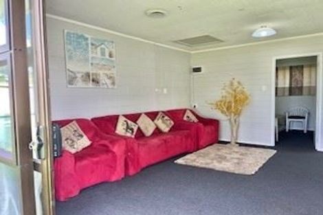 Photo of property in 80a Millbrook Road, Henderson, Auckland, 0612