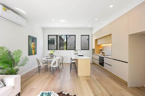 Photo of property in 40a Powrie Street, Glenfield, Auckland, 0629