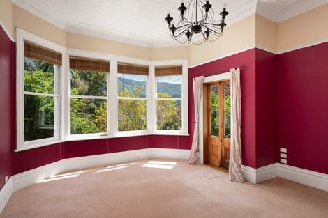 Photo of property in 123 Wellington Street, Picton, 7220