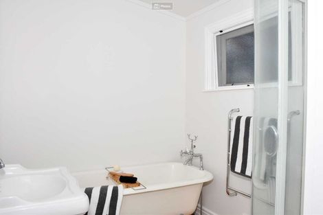 Photo of property in 22a Summer Street, Stanley Point, Auckland, 0624