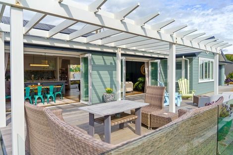 Photo of property in 6 Arapipi Way, Peka Peka, Waikanae, 5391