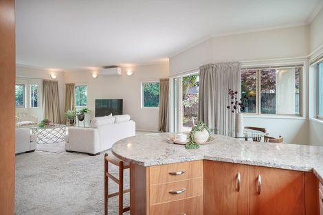 Photo of property in 18 Cloake Way, Palmerston North, 4414