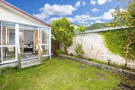 Photo of property in 9 Montana Road, Totara Park, Upper Hutt, 5018