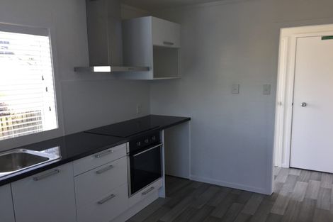 Photo of property in 1/682 East Coast Road, Pinehill, Auckland, 0630