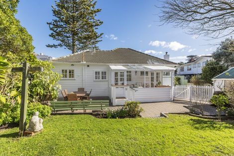 Photo of property in 15 Streatlam Crescent, Strathmore Park, Wellington, 6022