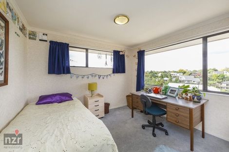 Photo of property in 35 Springdale Grove, Fitzherbert, Palmerston North, 4410