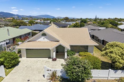 Photo of property in 318 Manly Street, Paraparaumu Beach, Paraparaumu, 5032