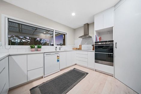 Photo of property in 6 Youngs Road, Papakura, 2110