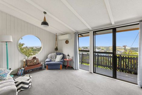 Photo of property in 6 Crownhill Street, Spotswood, New Plymouth, 4310
