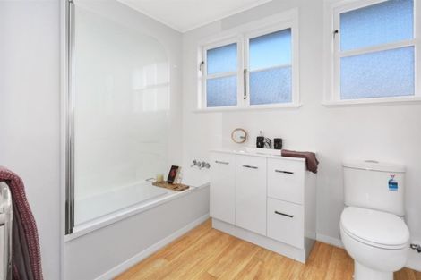 Photo of property in 4 Bromley View, Ranui, Porirua, 5024