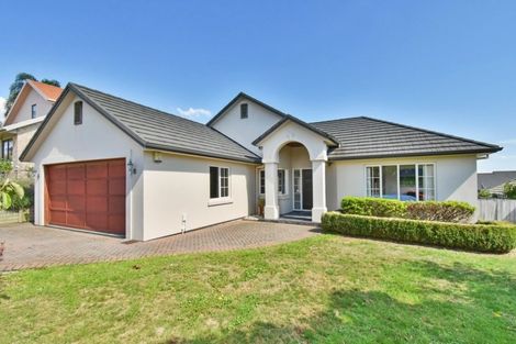 Photo of property in 17 Manara Place, The Gardens, Auckland, 2105