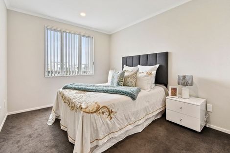 Photo of property in 12 Saddleback Crescent, Papakura, 2110