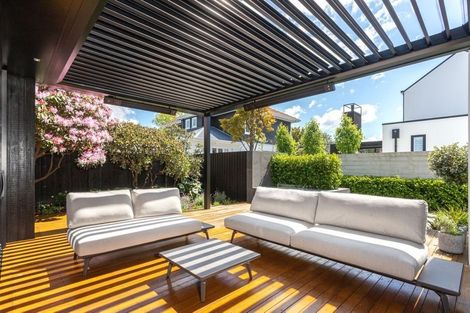 Photo of property in 18 Roa Road, Fendalton, Christchurch, 8041