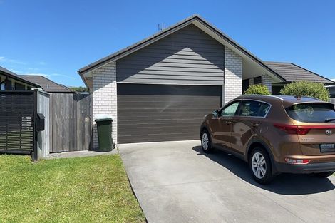 Photo of property in 44 Awataha Crescent, Pyes Pa, Tauranga, 3110