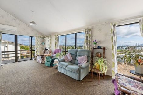 Photo of property in 33 Dingadee Street, Welcome Bay, Tauranga, 3112