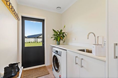 Photo of property in 43 Gimson Street, Solway, Masterton, 5810