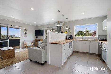 Photo of property in 128 Athenree Road, Athenree, Katikati, 3177