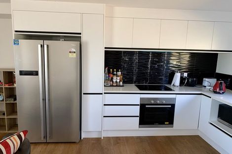 Photo of property in 8 Lilac Lane, Oteha, Auckland, 0632