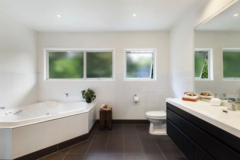 Photo of property in 39 Aberdeen Road, Castor Bay, Auckland, 0620