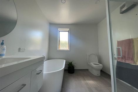 Photo of property in 185 Bowhill Road, New Brighton, Christchurch, 8083