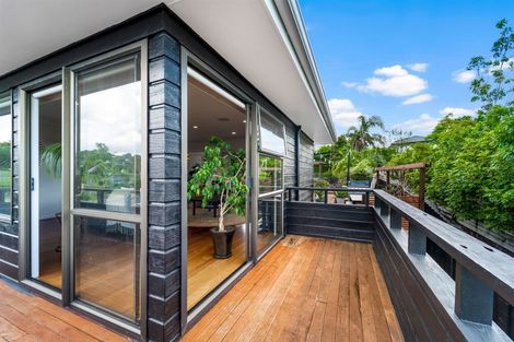 Photo of property in 27 Macnay Way, Murrays Bay, Auckland, 0630