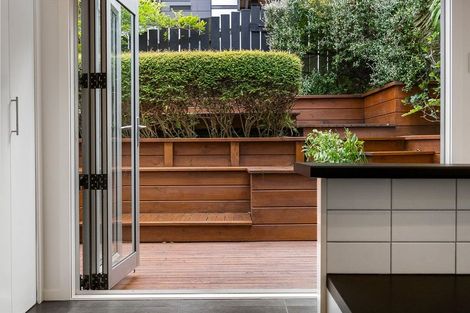 Photo of property in 26 Owen Street, Newtown, Wellington, 6021