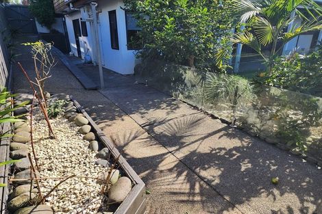 Photo of property in 102 Wiseley Road, West Harbour, Auckland, 0618