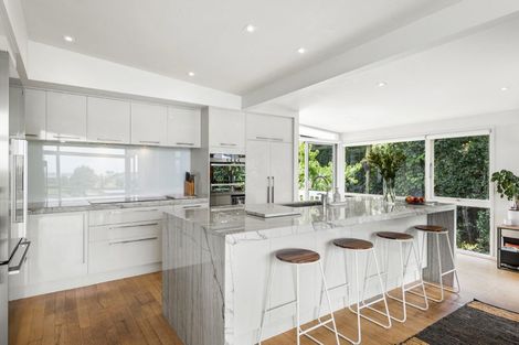 Photo of property in 53 Parr Terrace, Castor Bay, Auckland, 0620