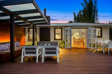 Photo of property in 82 Methuen Road, New Windsor, Auckland, 0600