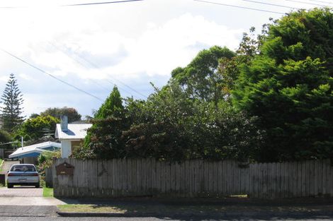 Photo of property in 39 Golf Road, New Lynn, Auckland, 0600