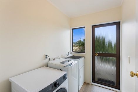 Photo of property in 18 Ara Kuaka, Waikanae Beach, Waikanae, 5036