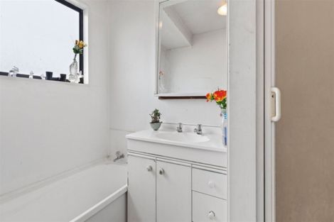 Photo of property in 1/11 Igloo Place, Red Hill, Papakura, 2110