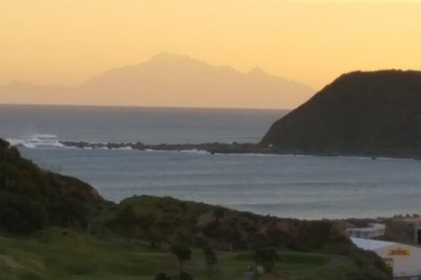 Photo of property in 2 Taiaroa Street, Strathmore Park, Wellington, 6022