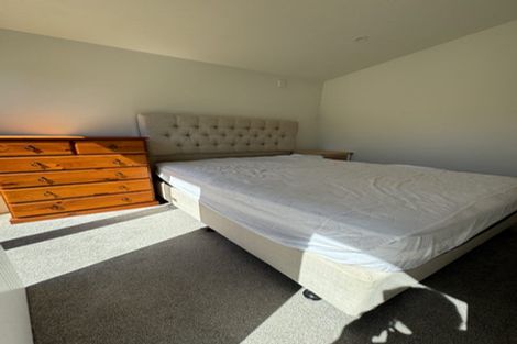 Photo of property in 8 September Place, Forrest Hill, Auckland, 0620