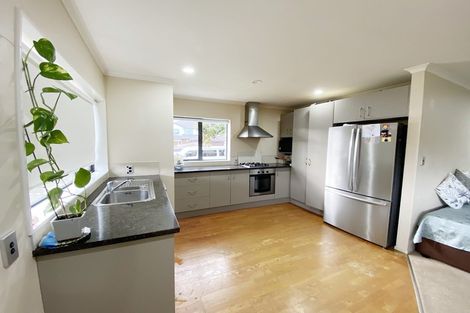 Photo of property in 23 Baverstock Road, Flat Bush, Auckland, 2016