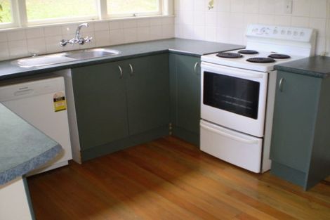 Photo of property in 1/1 Nea Place, Hillcrest, Auckland, 0627