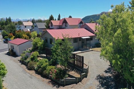 Photo of property in 4 Burnett Place, Lake Tekapo, 7999