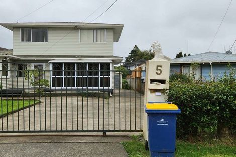 Photo of property in 5 Alan Avenue, Henderson, Auckland, 0610