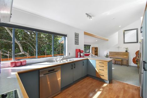 Photo of property in 18 Gibbs Crescent, Red Hill, Papakura, 2110