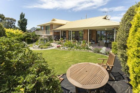 Photo of property in 8a Lanes Road, Bridge Hill, Alexandra, 9320