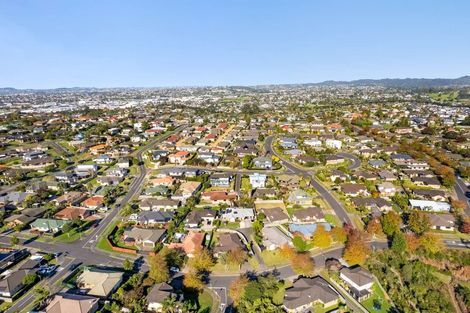 Photo of property in 6 Bibury Avenue, Henderson, Auckland, 0612