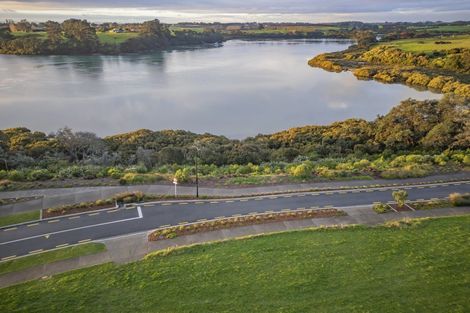 Photo of property in 48 Omahuru Road, Glenbrook, 2681