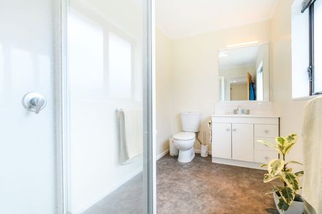 Photo of property in 11 Greenwood Place, Fitzherbert, Palmerston North, 4410