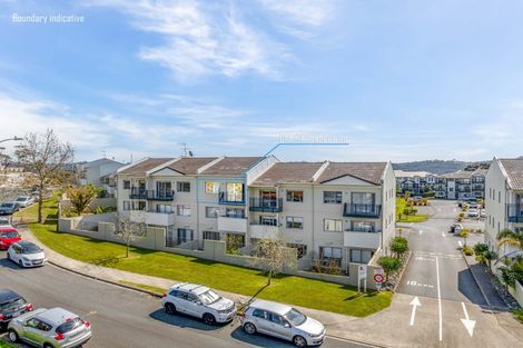Photo of property in 13d/71 Spencer Road, Oteha, Auckland, 0632