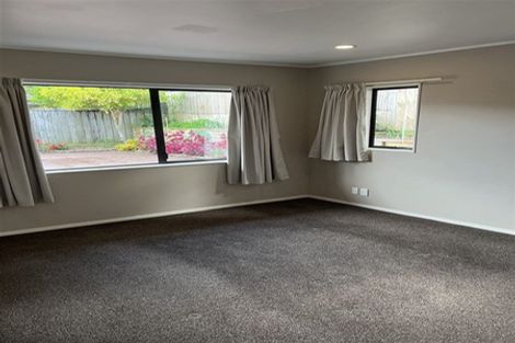 Photo of property in 2/25 Nicholas Road, Somerville, Auckland, 2014