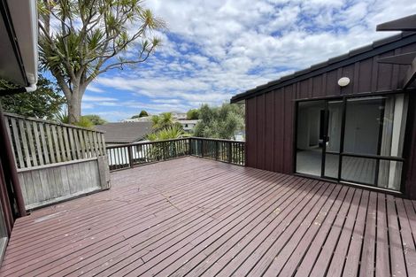 Photo of property in 31 Aronia Way, Goodwood Heights, Auckland, 2105