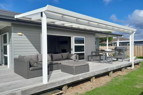 Photo of property in 124 Rangiora Crescent, Matarangi, Whitianga, 3592