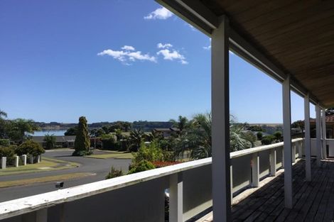 Photo of property in 10 Myrtle Drive, Omokoroa, 3114