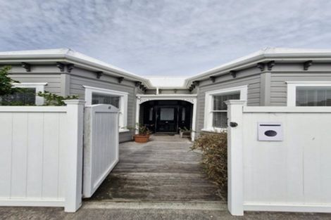Photo of property in 49 Vivian Street, New Plymouth, 4310