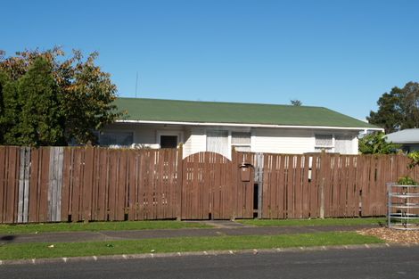 Photo of property in 76 Raglan Street, Mangere East, Auckland, 2024